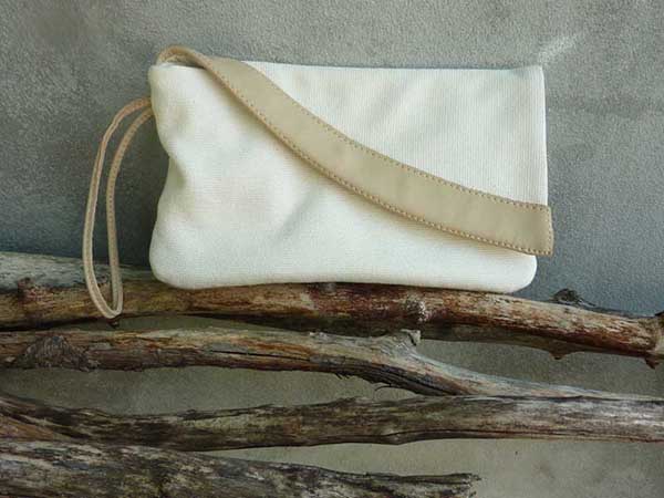aus Baumwolle und Rindsleder<br>in cotone e pelle di bovino