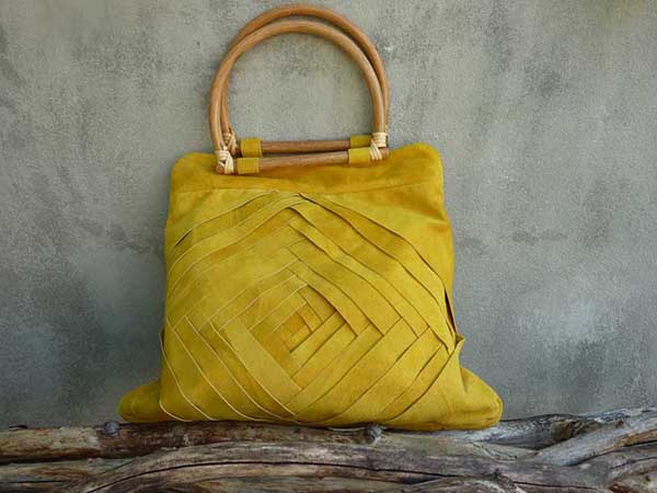 aus Velourleder<br>in pelle velours